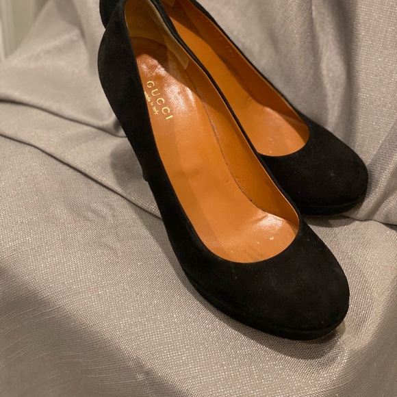 Gucci Women's Black Suede Pumps (Size 37 1/2) - Picture 2 of 8